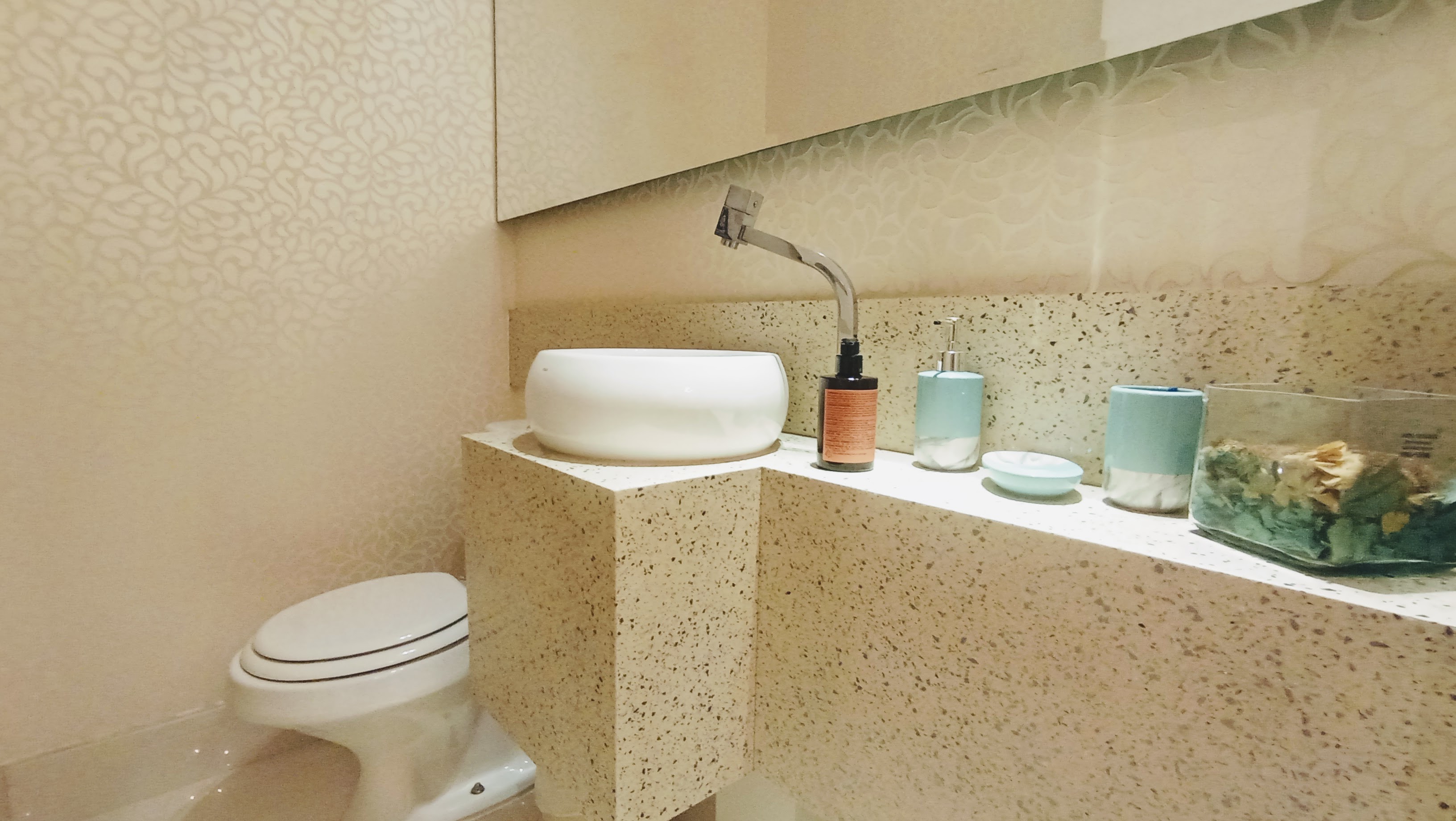 Apartamento à venda com 3 suítes no Condomínio Renaissance em Taubaté/SP.