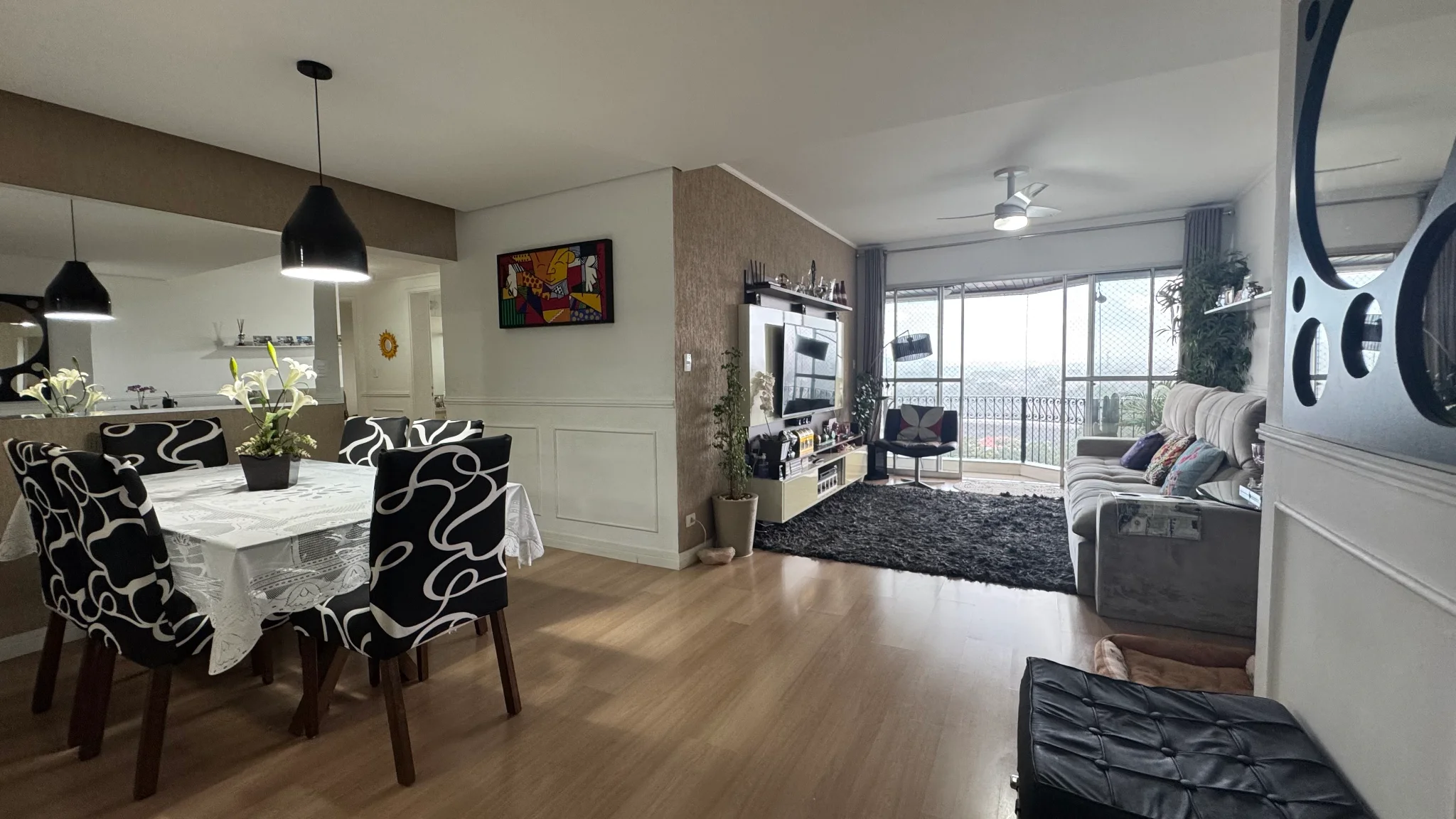 Apartamento à venda no Edifício Serra da Mantiqueira em Pindamonhangaba/SP. 