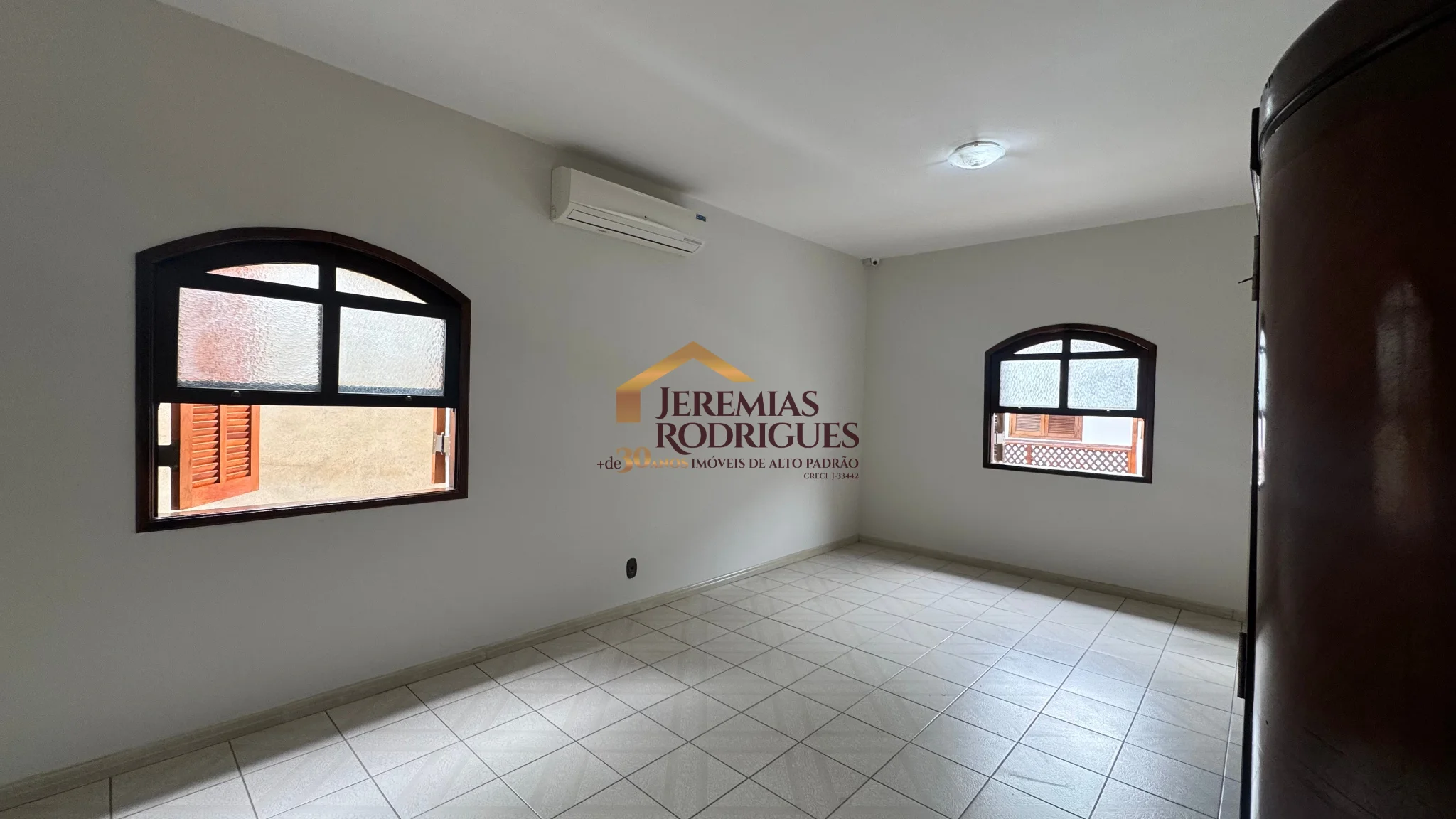 Casa para locação e venda no Bairro São Benedito em Pindamonhangaba/SP. — foto 10