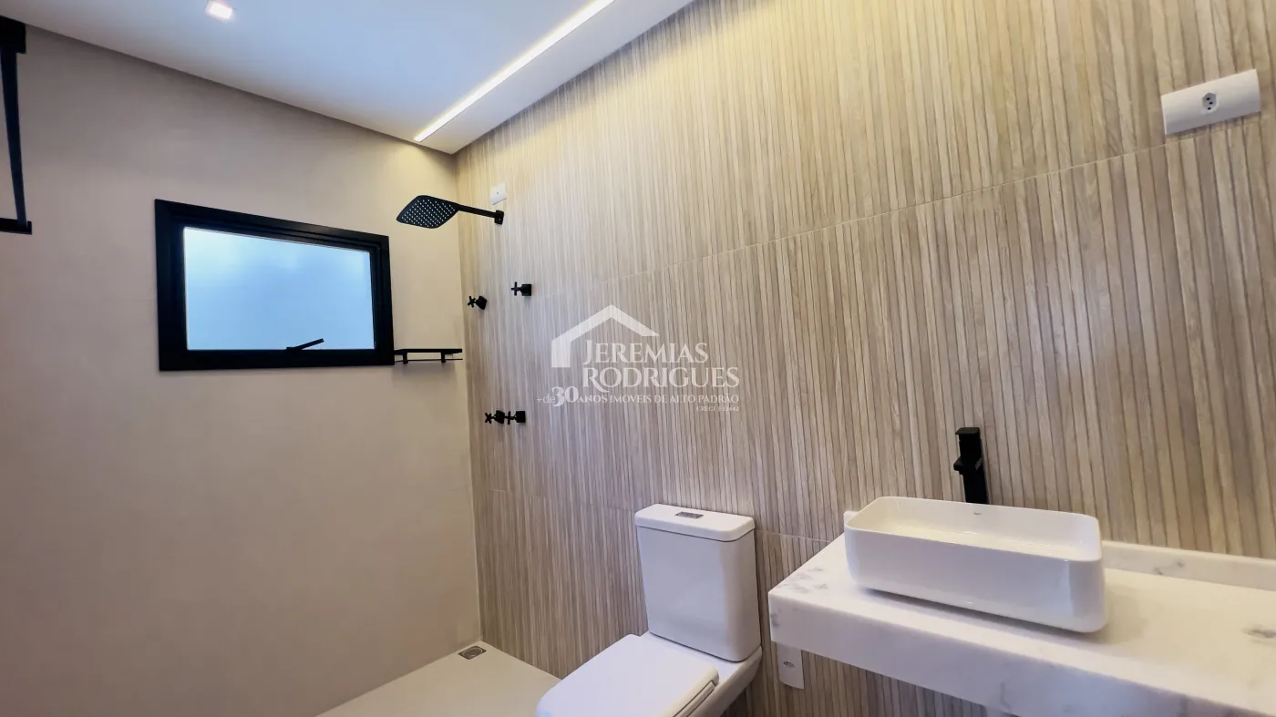 Casa à venda com 4 dormitórios no Condomínio Chácaras Cataguá em Taubaté/SP