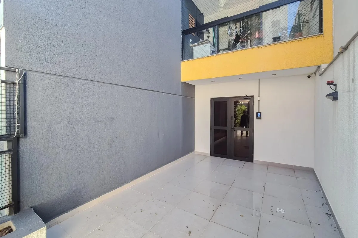Oportunidade no Centro de SBC: Apartamento Moderno de 74m², 2 Suítes, Varanda Gourmet e 2 Vagas Livres – Abaixo do Valor de Avaliação!