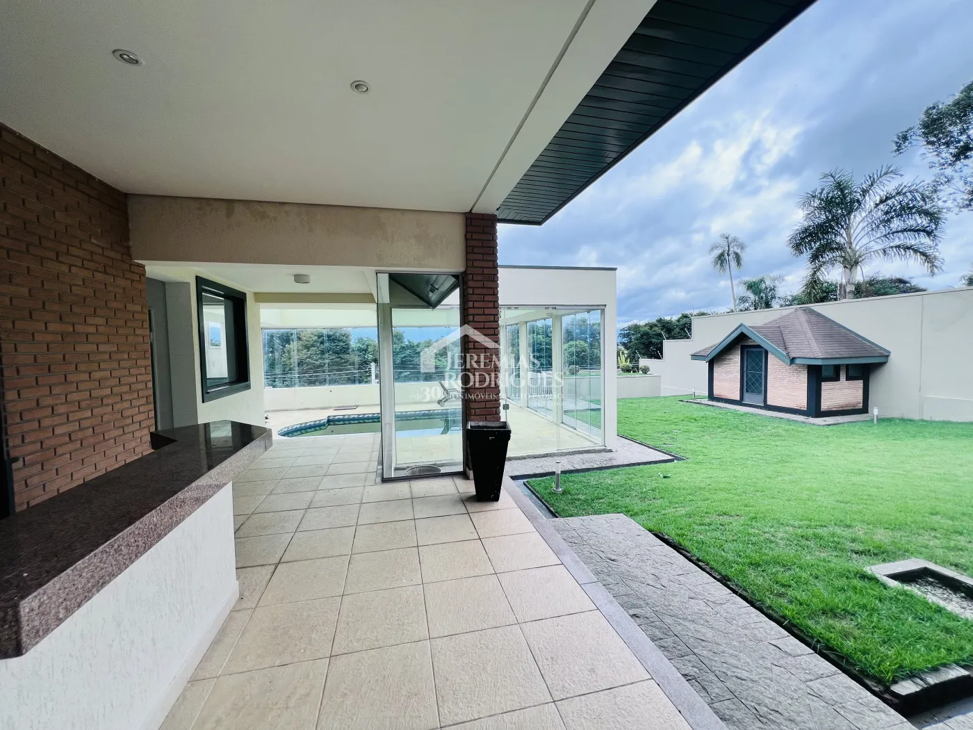 Casa com 8 dormitórios, 900 m² - Condomínio Portal da Serra - Taubaté/SP