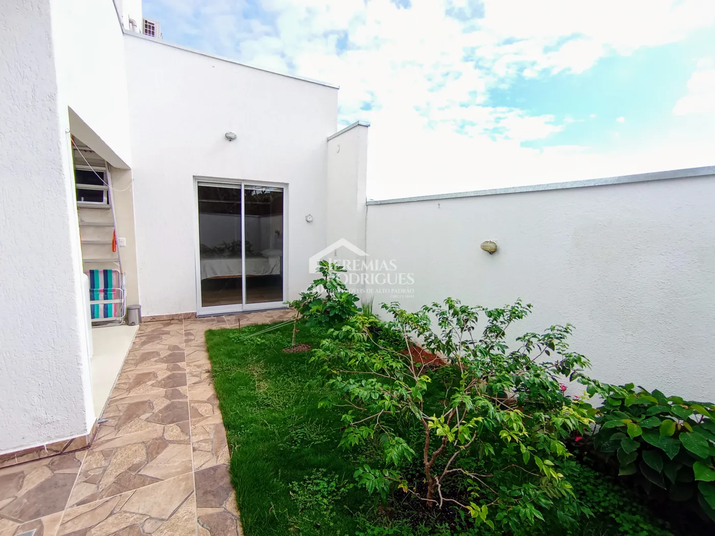 Casa para venda com 2 dormitórios no Residencial Charles Schineider em Taubaté/SP