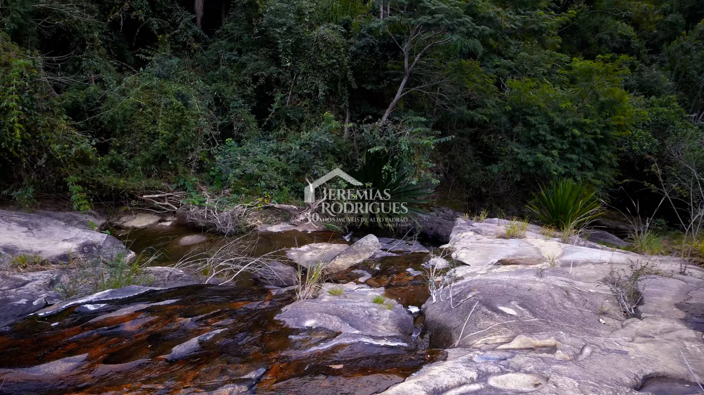 Fazenda à venda com 2.544 hectares em Santa Branca/SP.