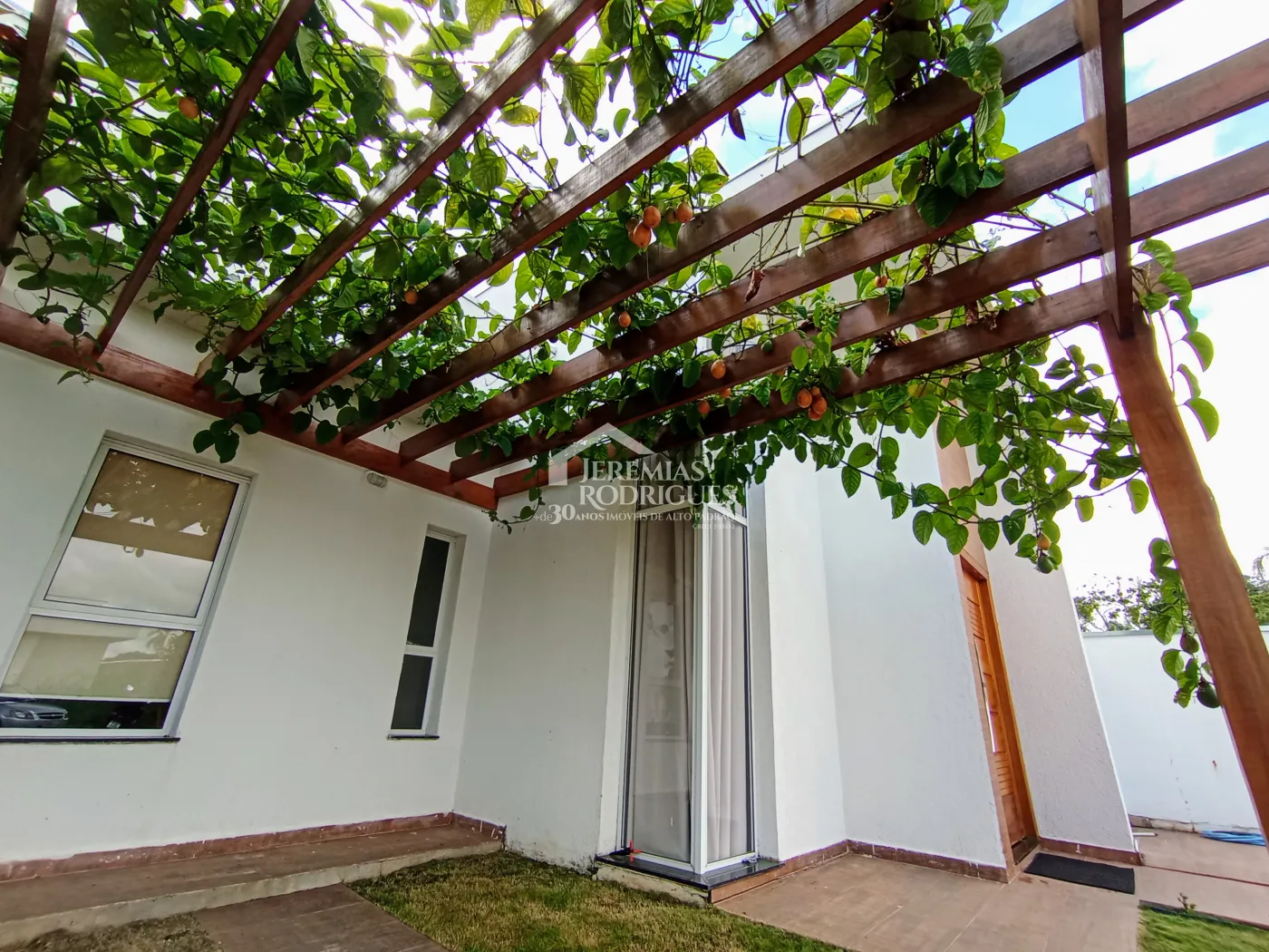 Casa para venda com 2 dormitórios no Residencial Charles Schineider em Taubaté/SP