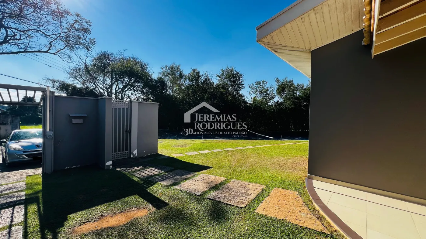 Casa para venda e locação com 6 dormitórios no Condomínio Chácaras Cataguá em Taubaté/SP.