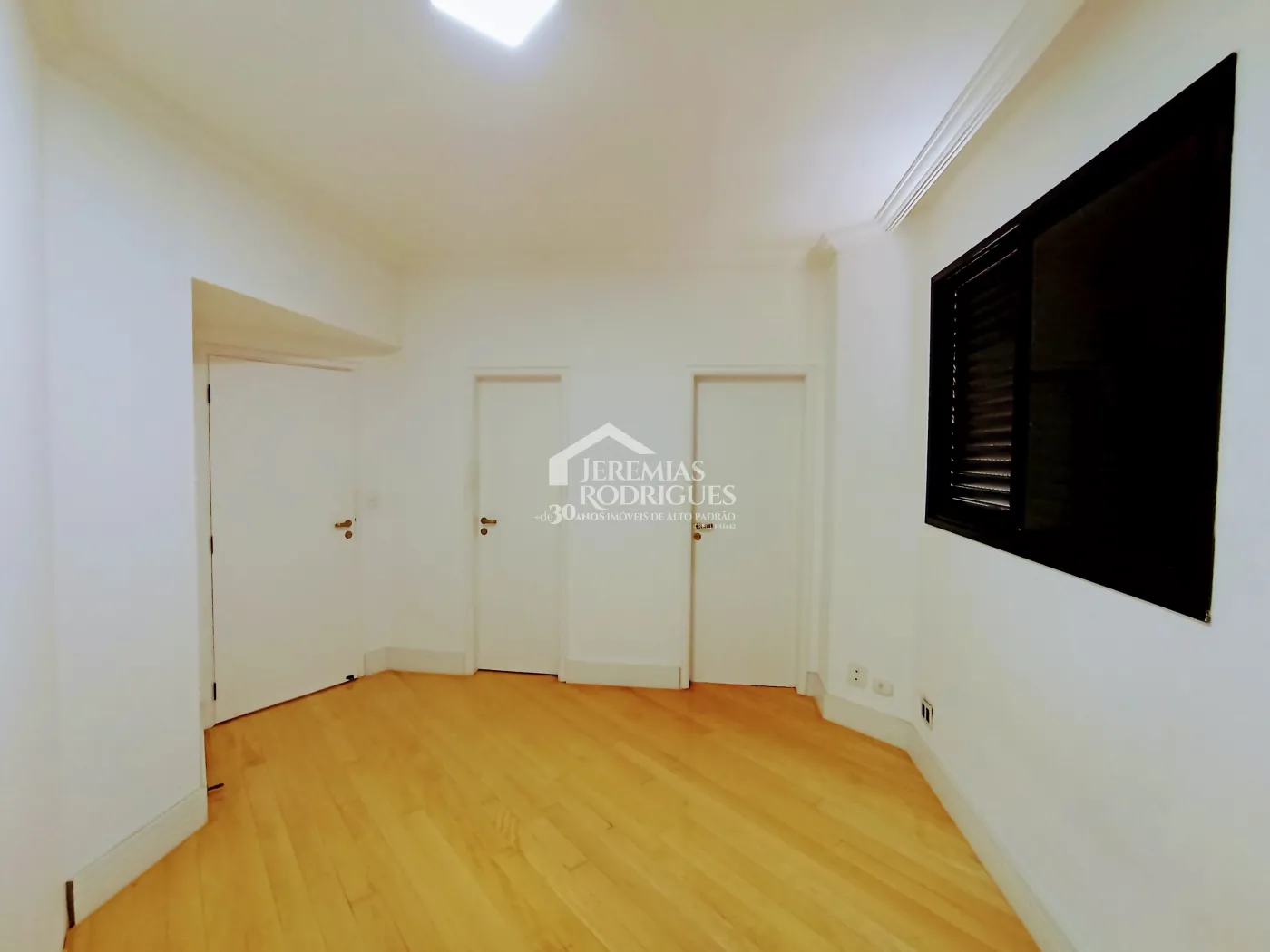 Apartamento para venda com 2 suítes no Edifício Rosa Abirached em Taubaté/SP