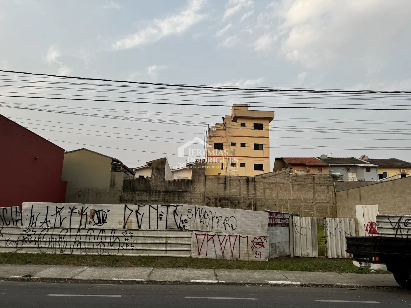 Área para incorporação - 778 m² - Pindamonhangaba/SP.