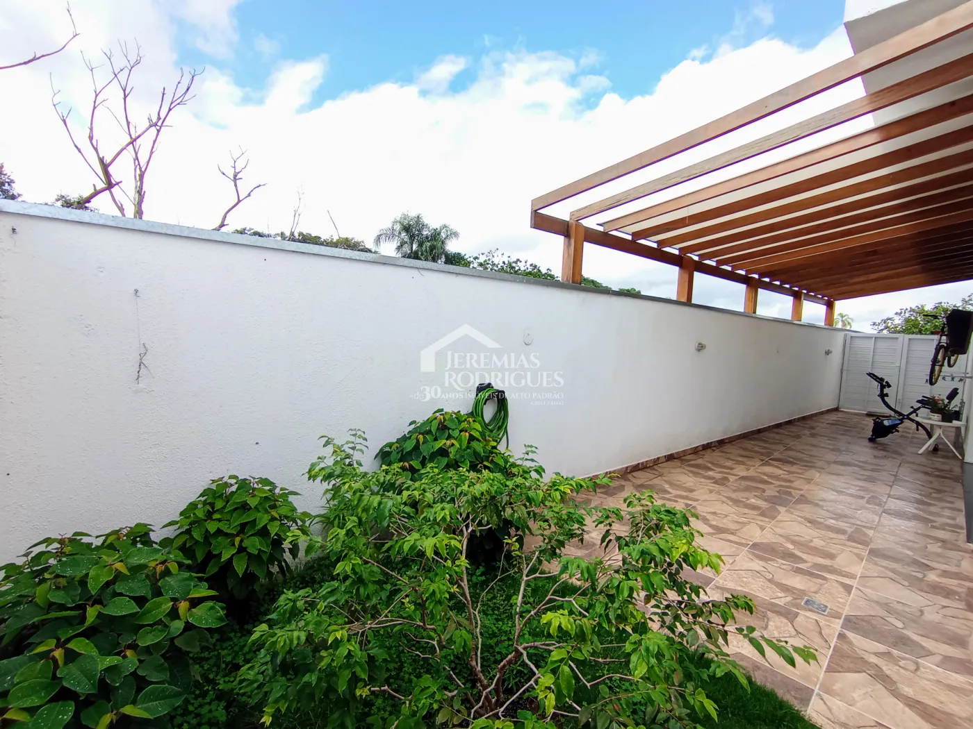 Casa para venda com 2 dormitórios no Residencial Charles Schineider em Taubaté/SP