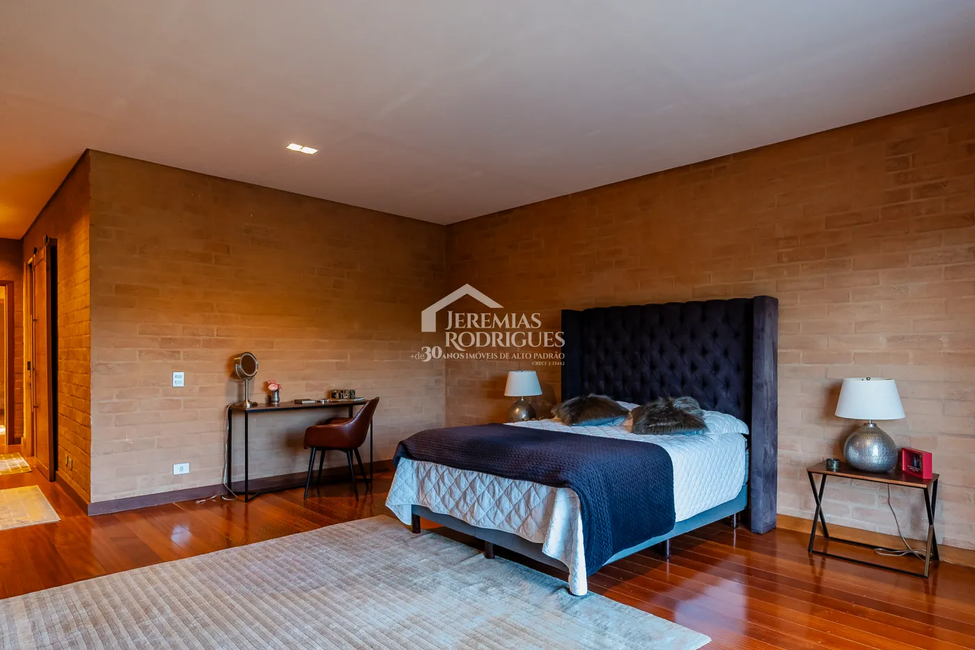 Casa com 4 suítes no condomínio Reserva Figueiredo em Campos do Jordão/SP