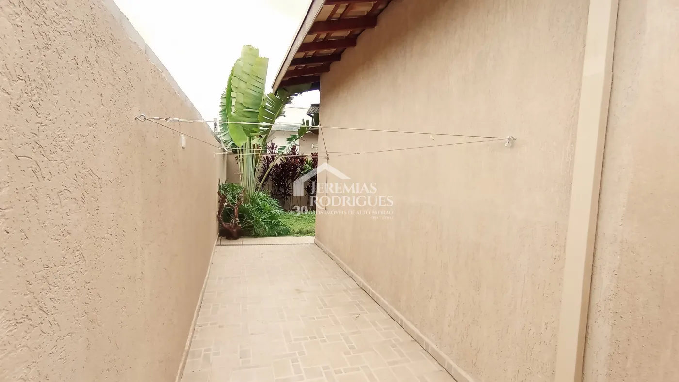 Casa para venda e locação com 3 dormitórios no Condomínio Pontal da Amizade em Taubaté/SP.