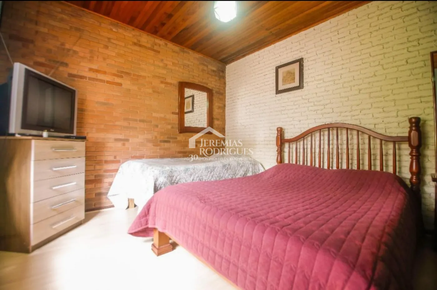 Casa para venda com 11 dormitórios no bairro Recanto Feliz em Campos do Jordão/SP