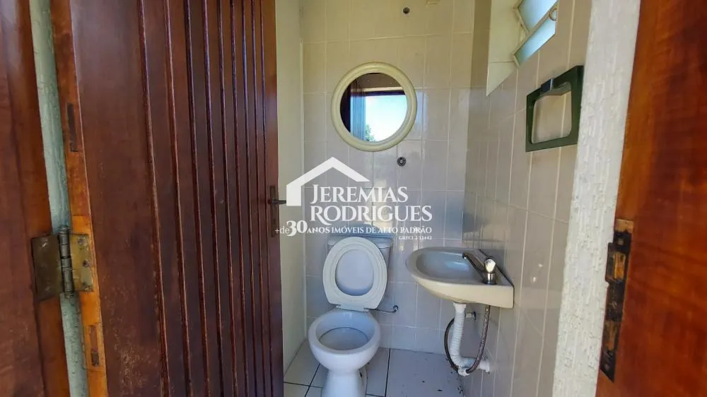 Casa térrea com 5 dorm - Condomínio Village Paineiras.