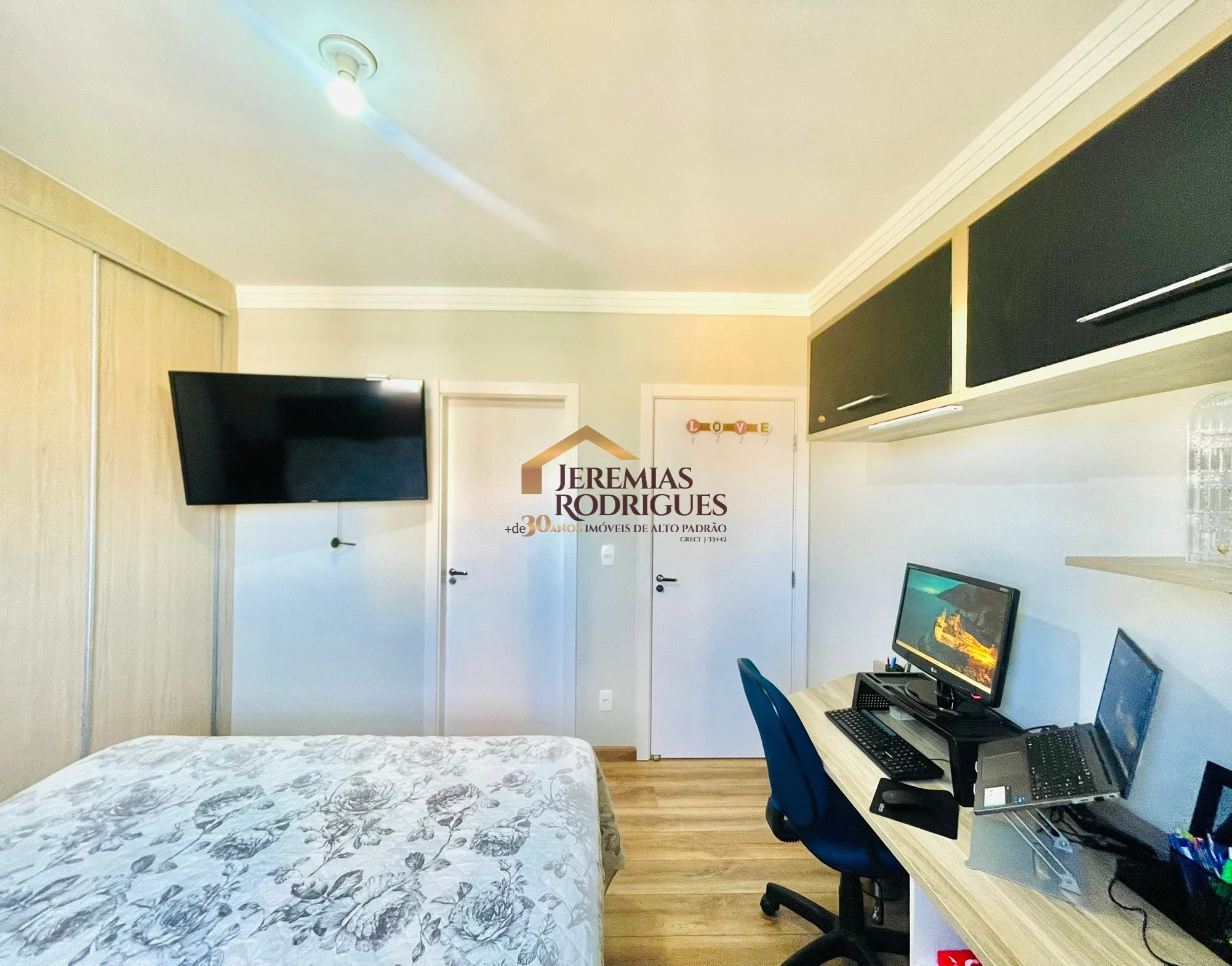 Apartamento à venda no Edifício Maison em Taubaté/ SP.