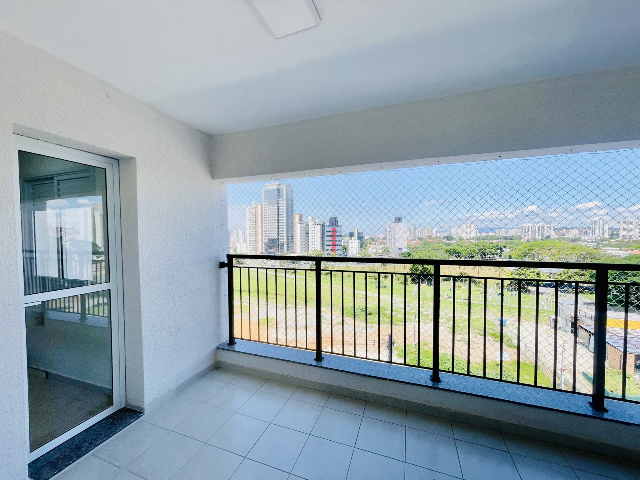Apartamento à venda com 2 dormitórios, 108 m² no Condomínio Syrah Residence em Taubaté/SP.