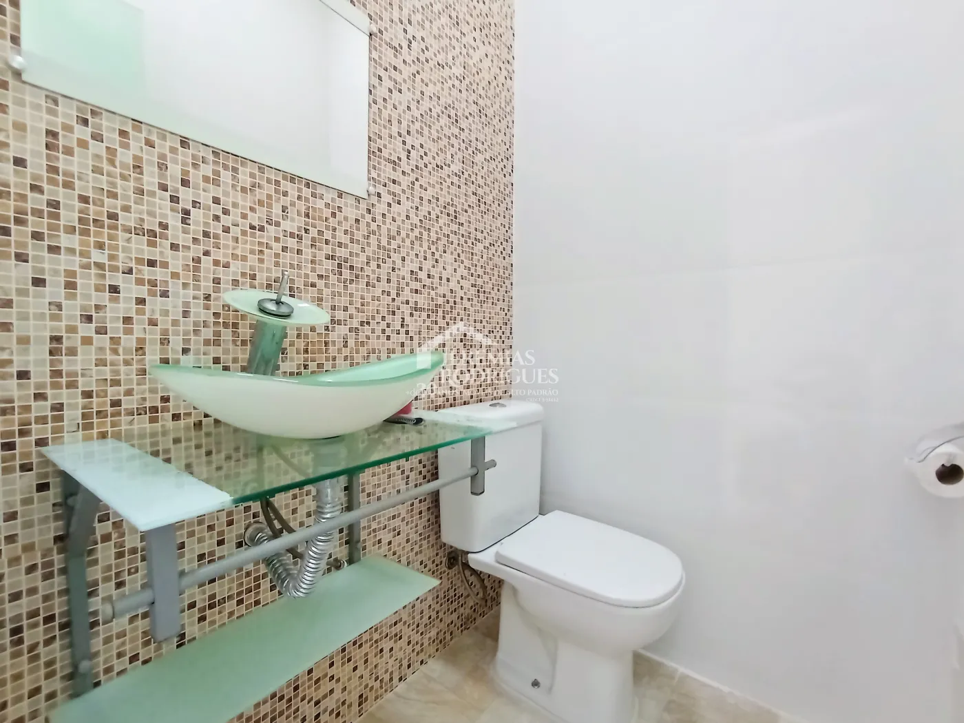 Casa para venda com 3 dormitórios no Condomínio Residencial Tecoara em Taubaté/SP