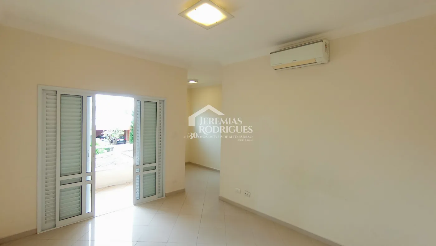 Casa à venda com 5 dormitórios no Condomínio Taubaté Village em Taubaté/SP.
