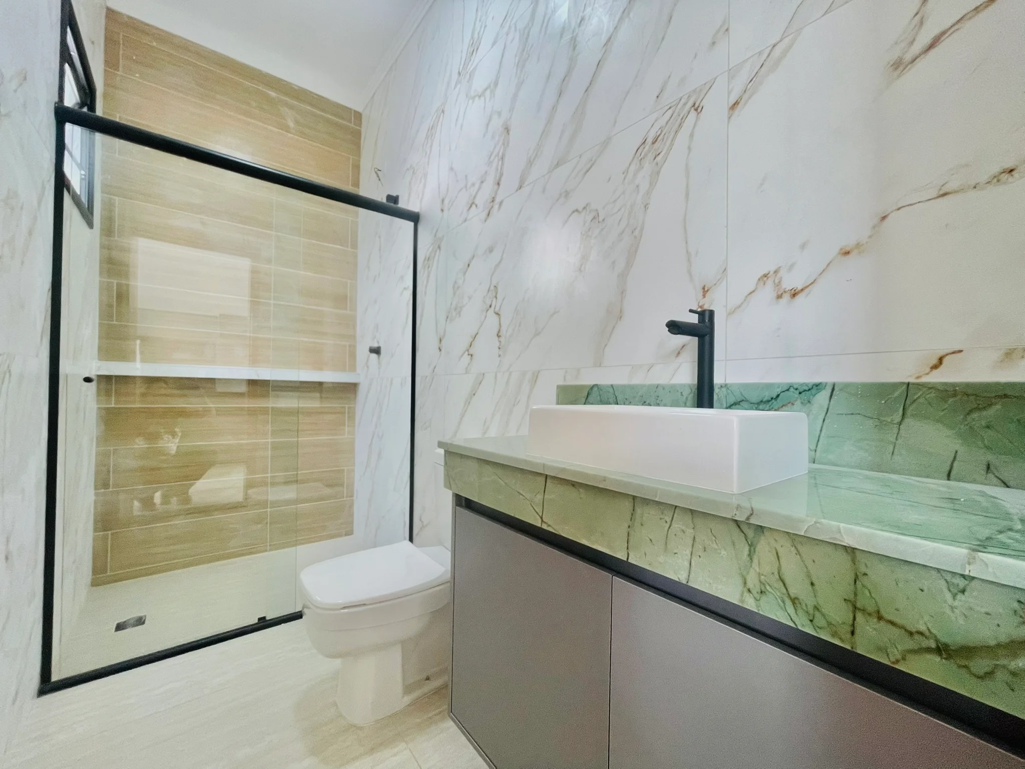 Casa para venda e locação, com 3 dormitórios no Condomínio Vila Romana em Pindamonhangaba/SP