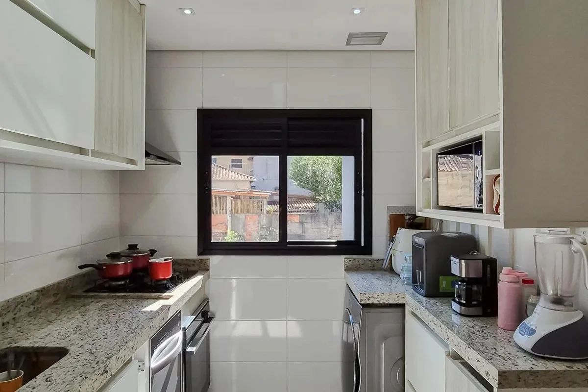 Oportunidade no Centro de SBC: Apartamento Moderno de 74m², 2 Suítes, Varanda Gourmet e 2 Vagas Livres – Abaixo do Valor de Avaliação!