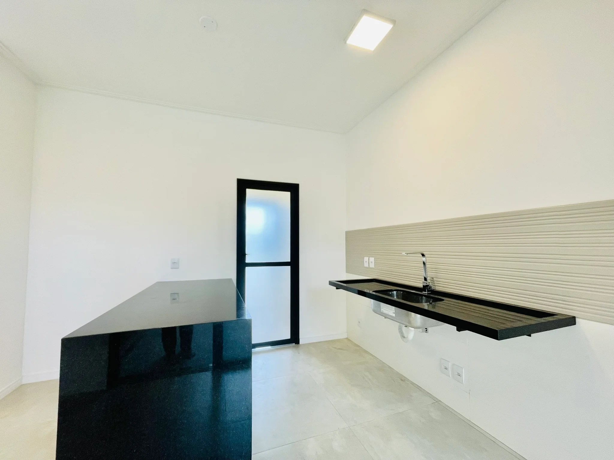 Casa à venda com 3 dormitórios no Condomínio Bosque da Imperatriz em Pindamonhangaba/SP. 