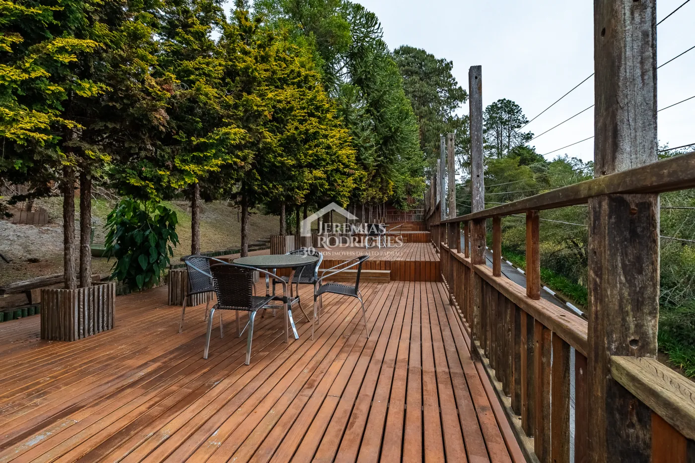 Casa com 5 suítes, 950 m² - Alto do Capivari - Campos do Jordão/SP