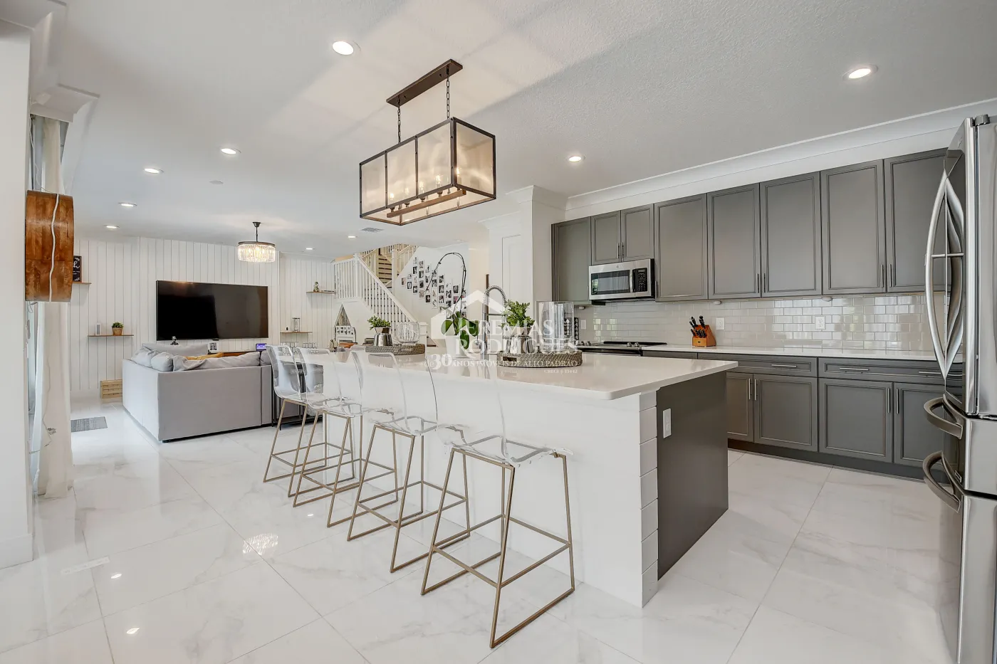 Casa com 4 dormitórios - Condomínio Dakota - Miami/ Flórida