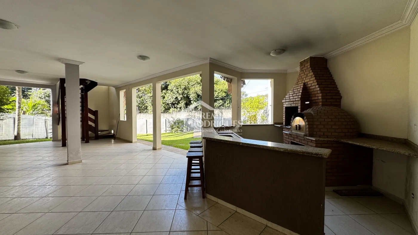 Casa para venda e locação com 4 dormitórios no Condomínio Colonial Village I em Pindamonhangaba/SP
