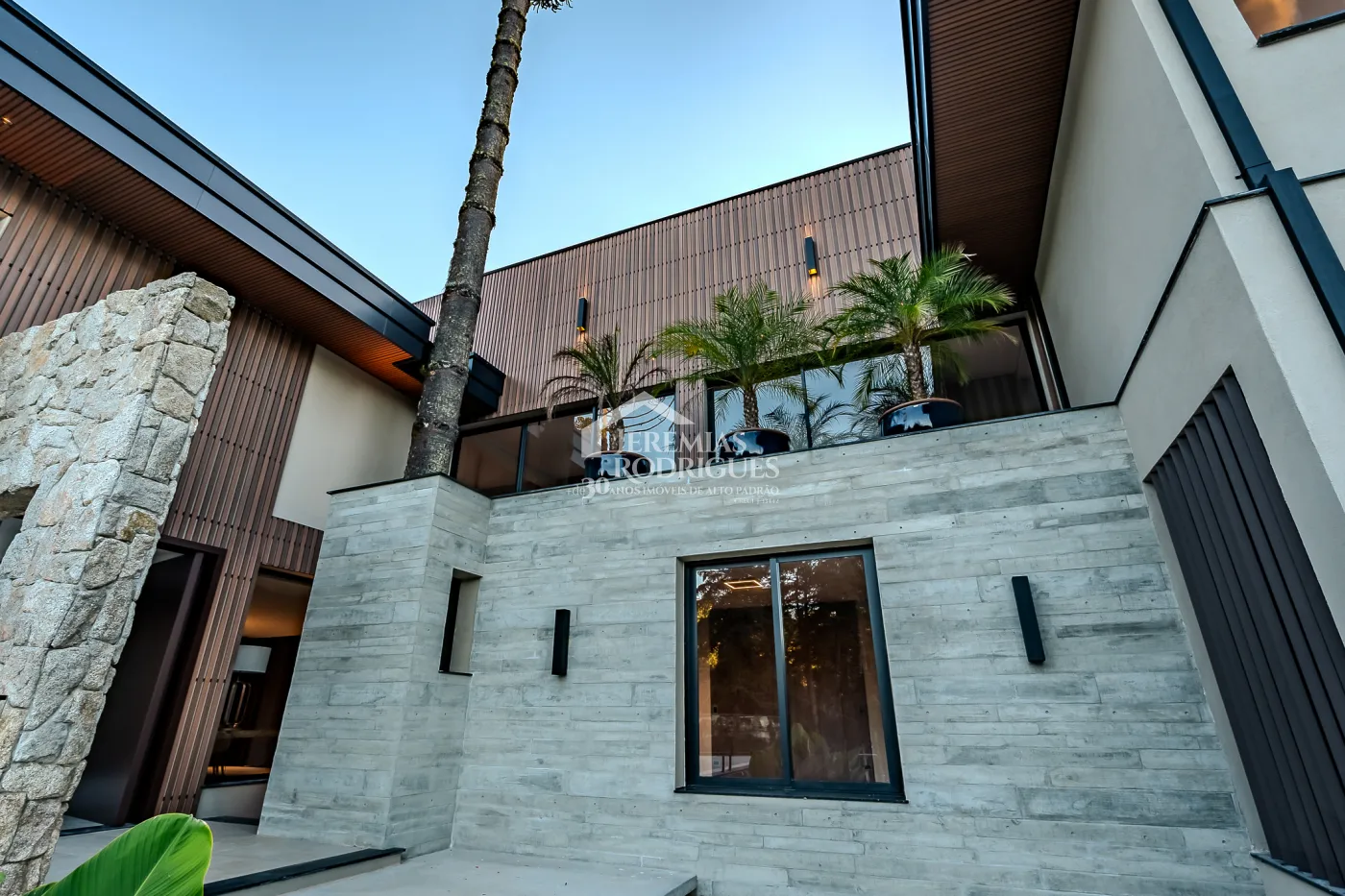 Casa de 2727 m² à venda por R$ 15.000.000,00 - Campos do Jordão/SP