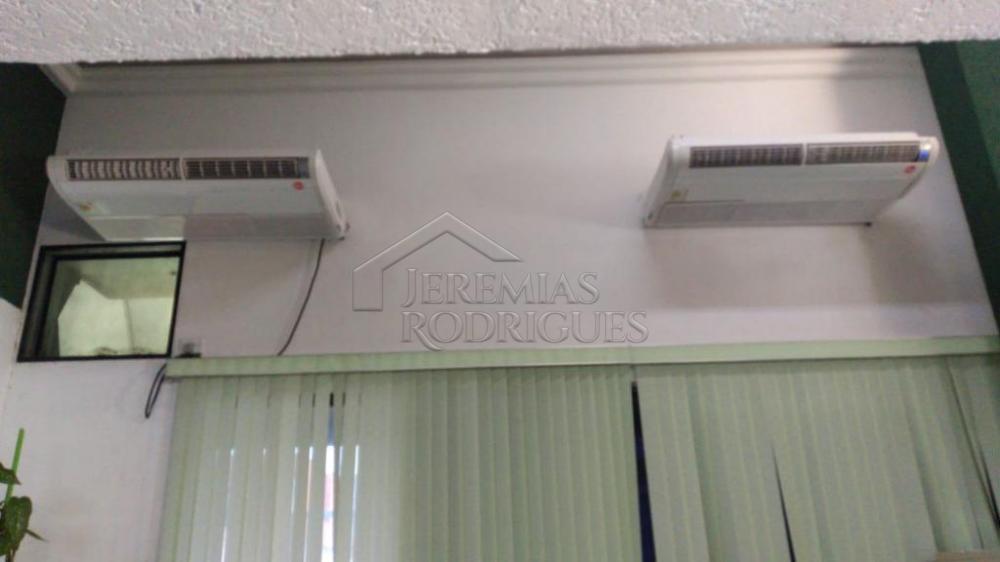 Ponto comercial para venda e locação no Centro em Taubaté/SP. 