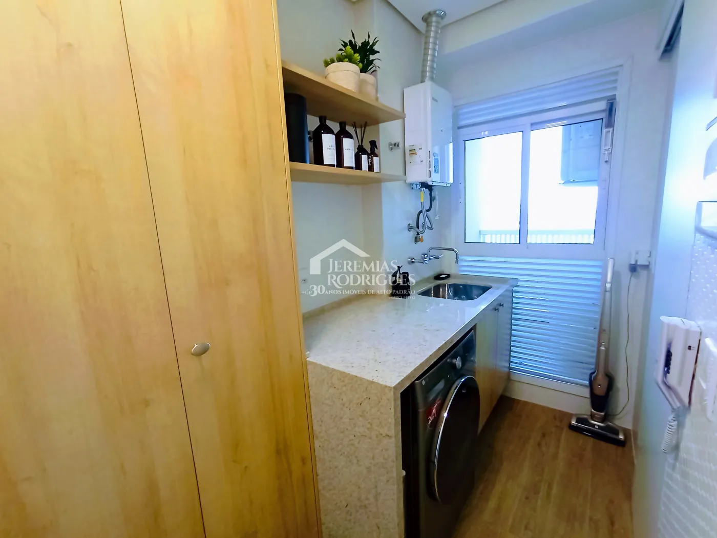 Cobertura duplex à venda com 3 dormitórios, 182 m² no Edifício Vert Residence em Taubaté/SP