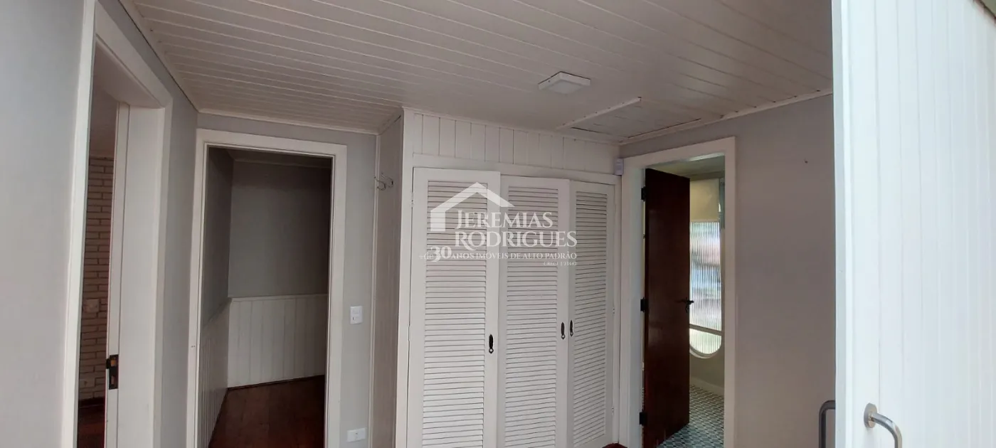 Casa com 3 dormitórios no Bairro Capivari - Campos do Jordão/SP