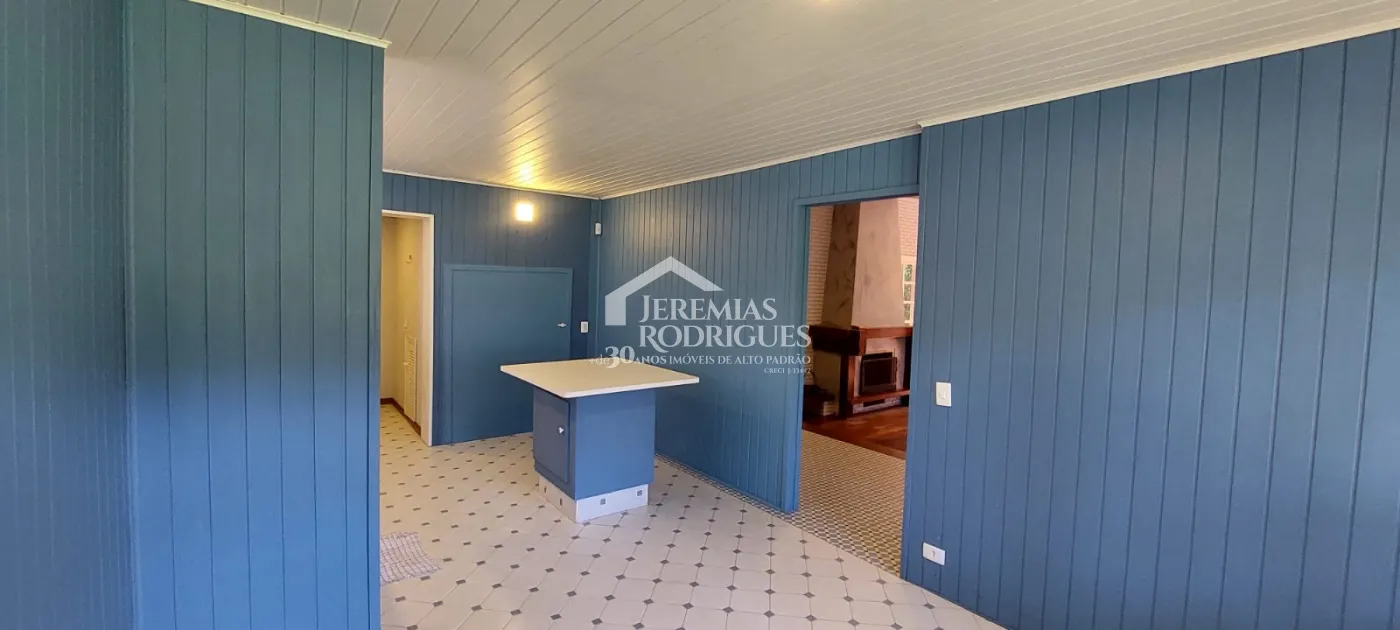 Casa com 3 dormitórios no Bairro Capivari - Campos do Jordão/SP