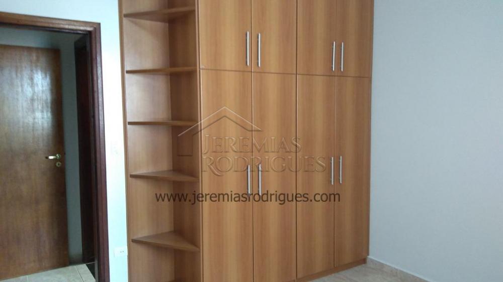 Apartamento à venda com 3 dormitórios, 146 m² no Edifício Olímpia em Taubaté/SP. 