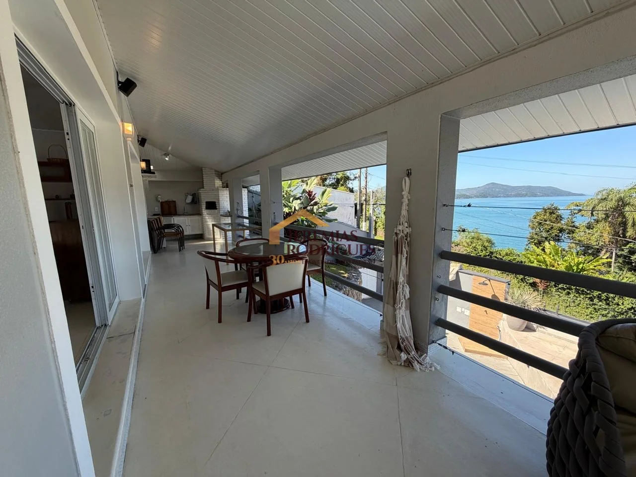 Casa à venda no Condomínio Santa Rita em Ubatuba/SP.