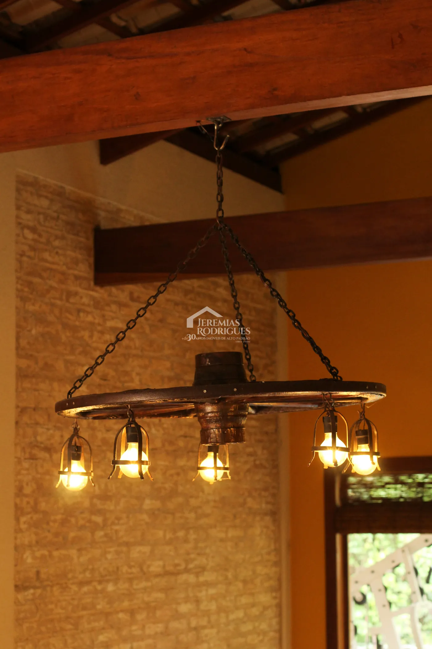 Casa para venda e locação com 5 dormitórios no Condomínio Taubaté Village em Taubaté/SP.