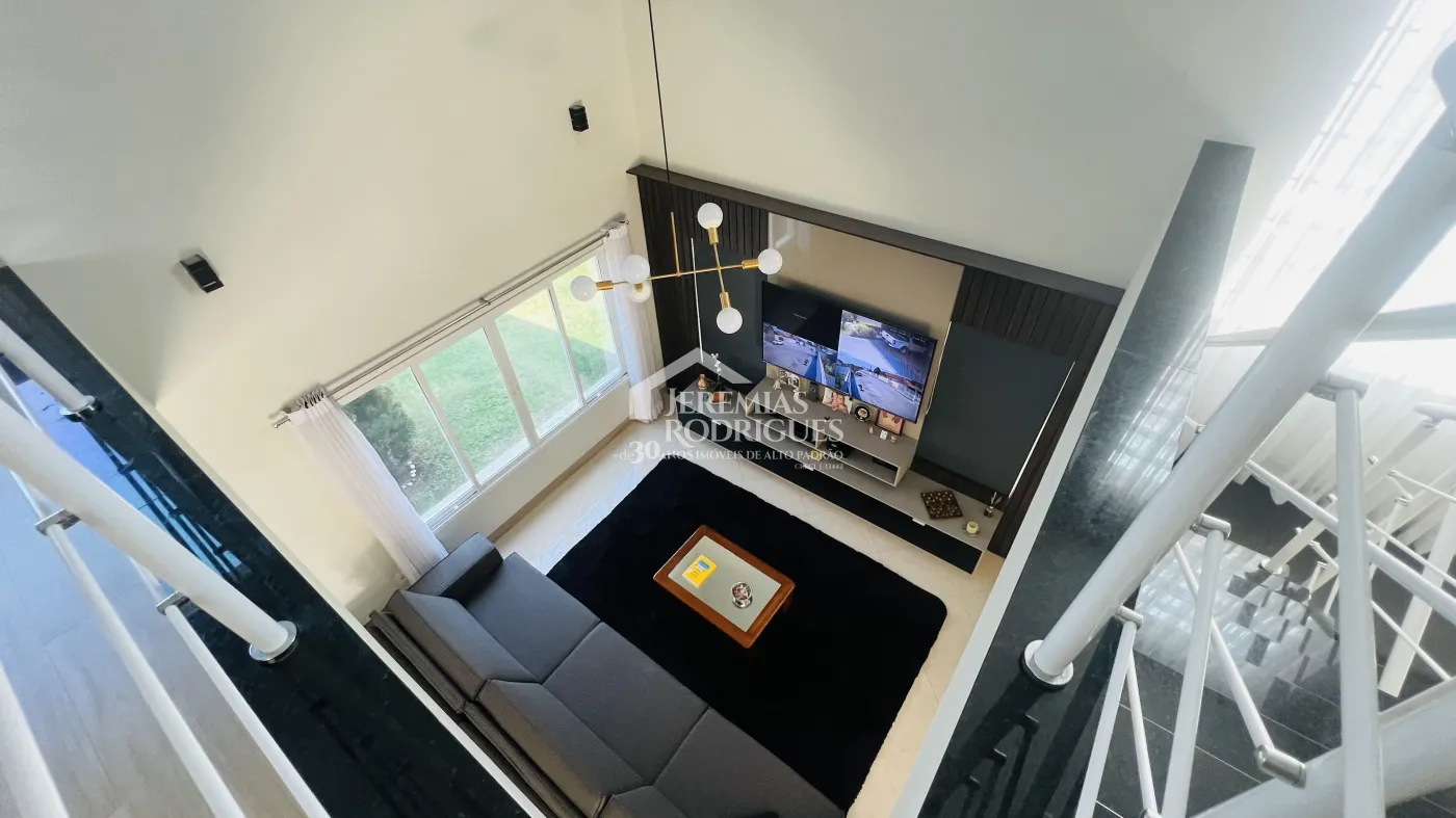 Casa à venda com 3 dormitórios no bairro Lessa em Pindamonhangaba/SP. 