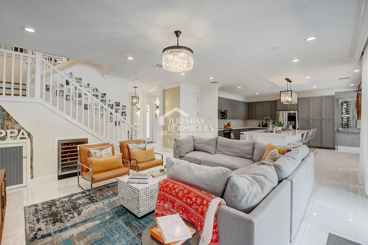 Casa com 4 dormitórios - Condomínio Dakota - Miami/ Flórida