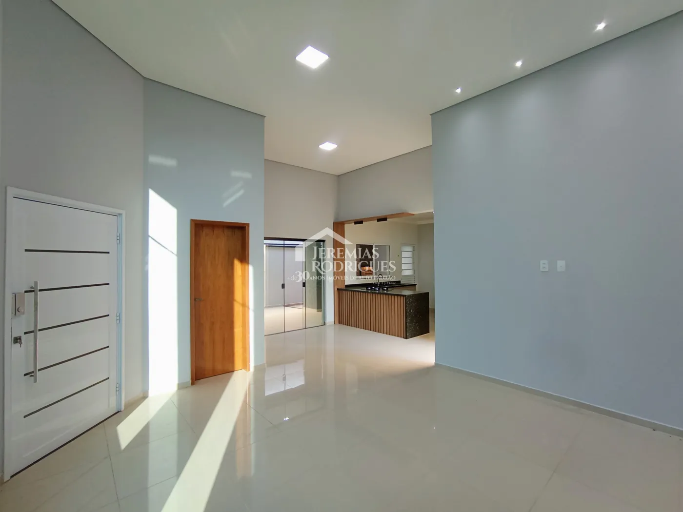 Casa à venda com 3 dormitórios no Condomínio Morada do Visconde em Tremembé/SP.