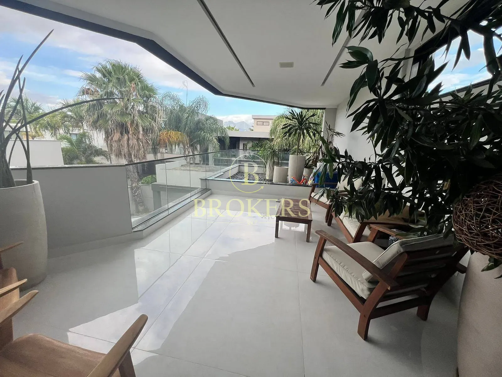 Design e luxo no Alphaville: Mansão triplex de 820m² com elevador, 5 suítes e lazer exclusivo por R — foto 15