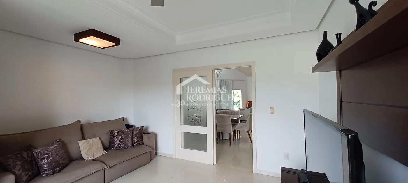 Casa disponível para venda e locação no Condomínio Colonial Village I em Pindamonhangaba/SP