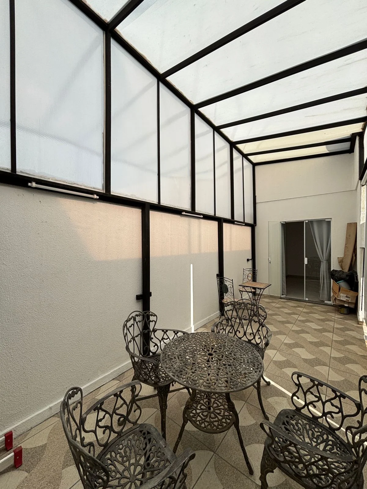 Casa à venda no Condomínio Península – 3 quartos, suíte, lazer completo | Pindamonhangaba