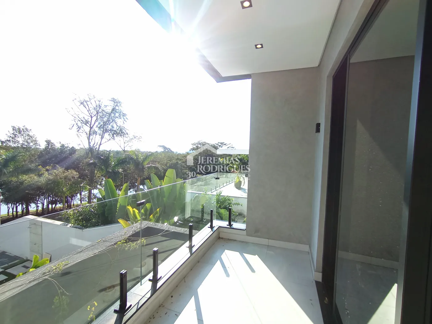 Casa à venda com 5 dormitórios no Condomínio Reserva dos Lagos em Pindamonhangaba/SP.