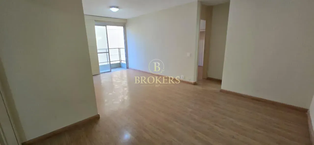 Apartamento à venda, Flamengo - Av Oswaldo Cruz - Varanda, quarto, cozinha e dependência completa -