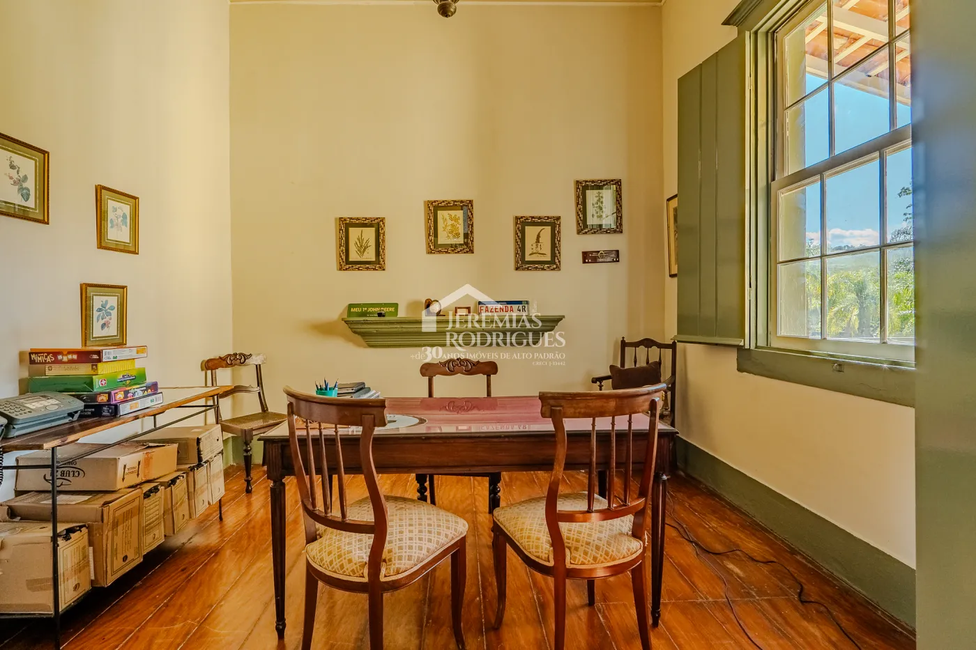 Fazenda à venda com 919,6 hectares em Cachoeira Paulista/SP.