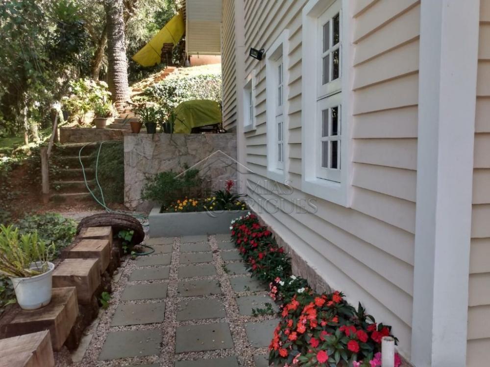 Casa à venda com 3 suítes no Condomínio Recanto do Fojo em Campos do Jordão/SP