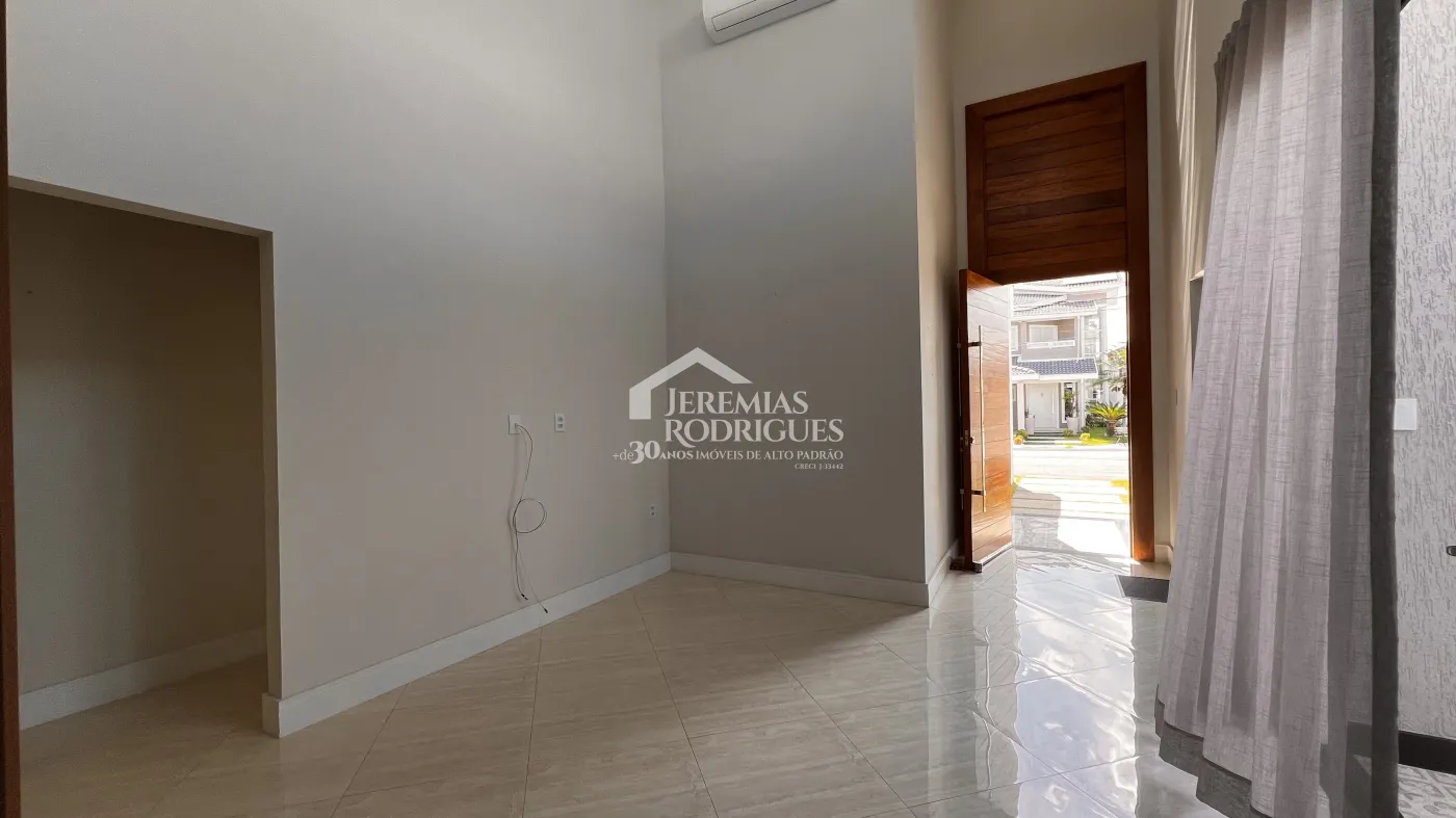 Casa à venda com 3 dormitórios no Condomínio Campos do Conde II em Tremembé/SP.