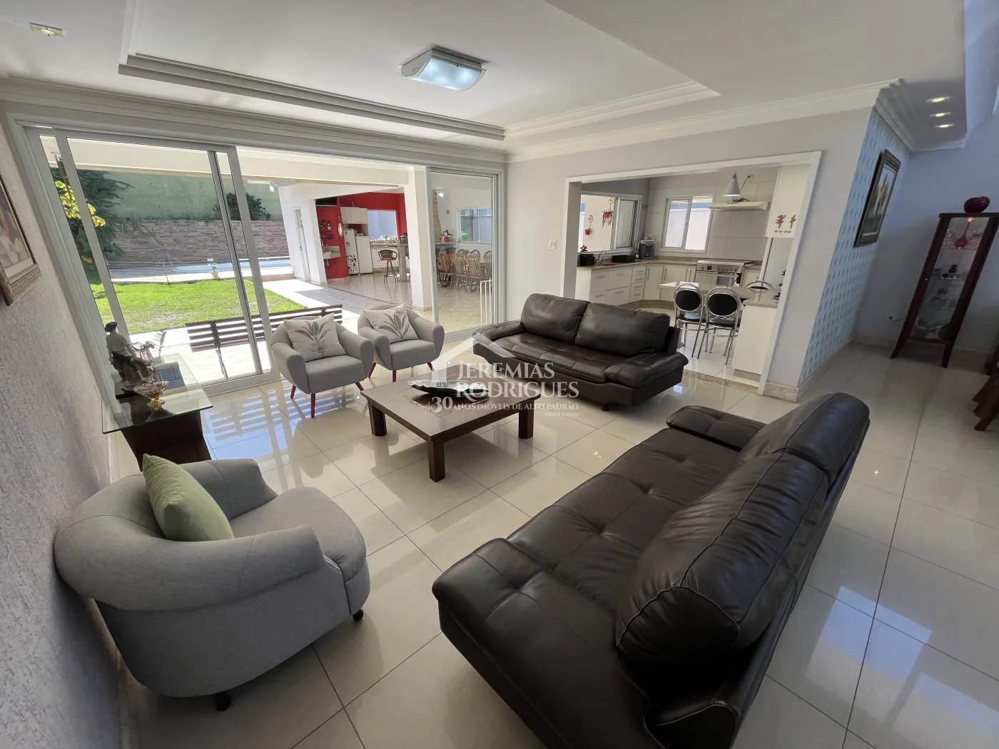 Casa à venda no Condomínio Colonial Village I em Pindamonhangaba/SP