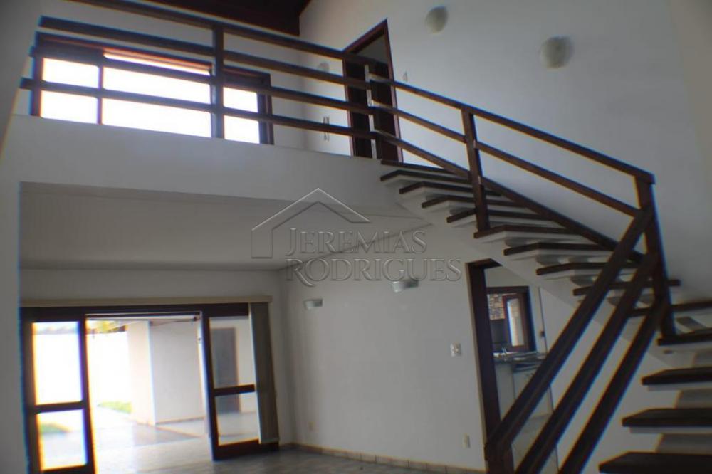 Casa para venda e locação com 4 dormitórios no Condomínio Real Ville em Pindamonhangaba/SP.