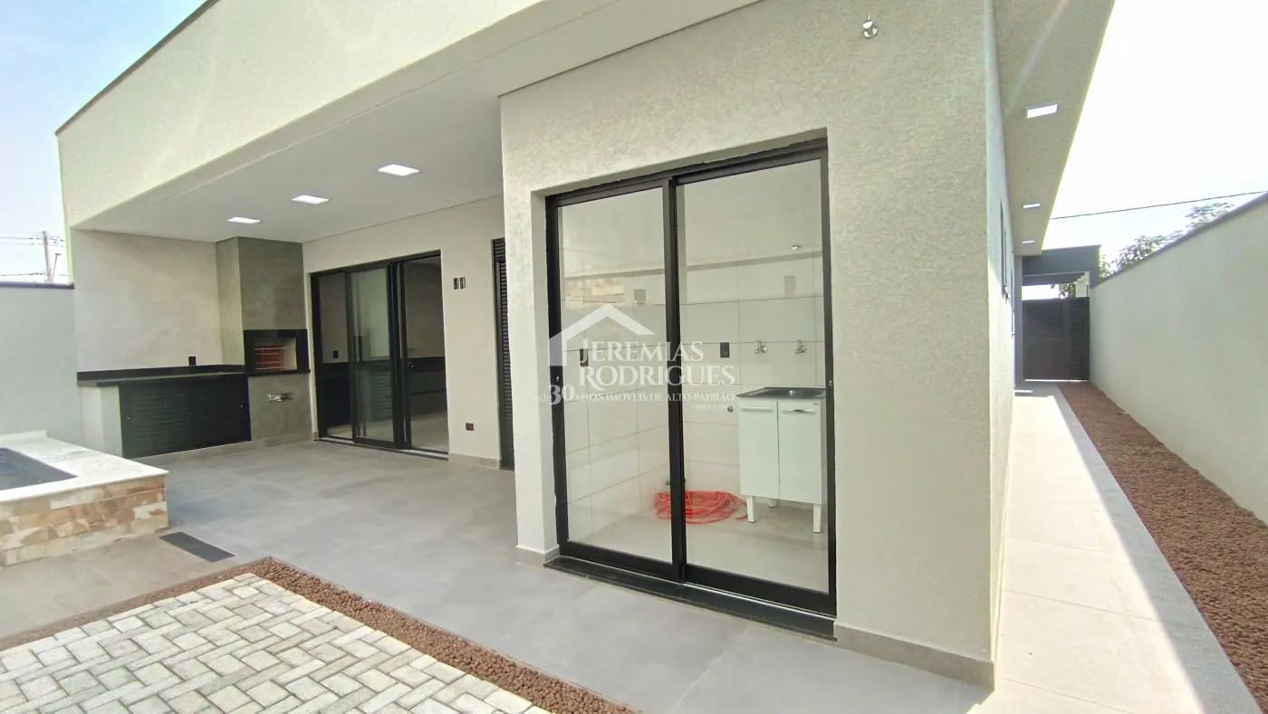 Casa à venda com 3 dormitórios no Condomínio Pérola do Vale em Tremembé/SP.