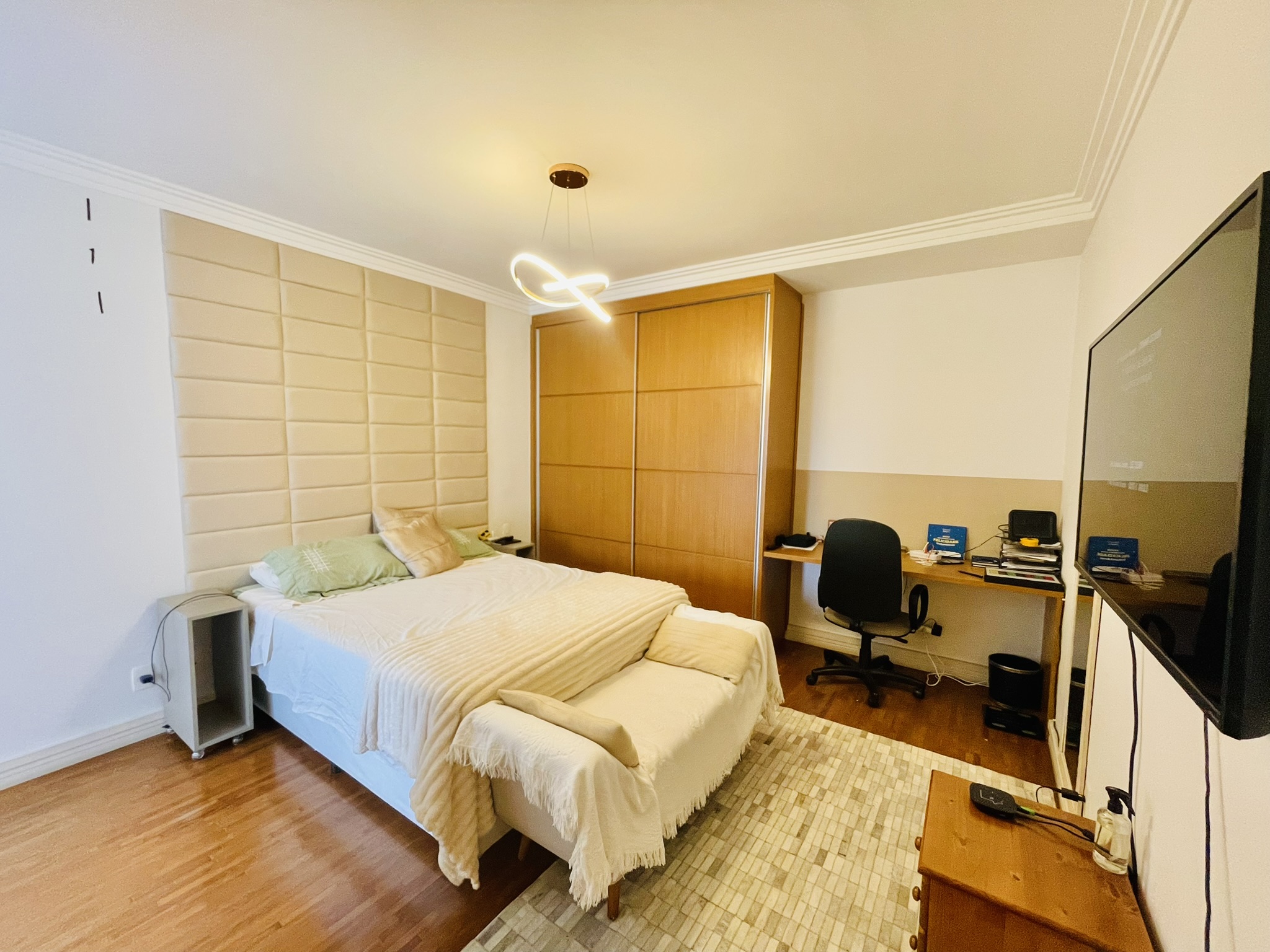 Cobertura duplex com 3 suítes no Edifício Solar do Jatobá em Taubaté/SP. 